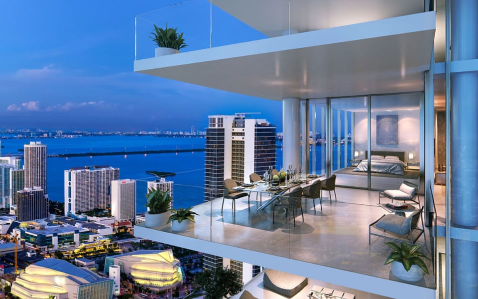 $25M Waterfront Estate Leads Year-End Luxury Contracts